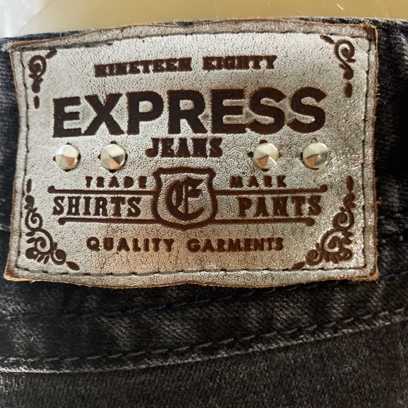 EXPRESS - Picture 10 of 16